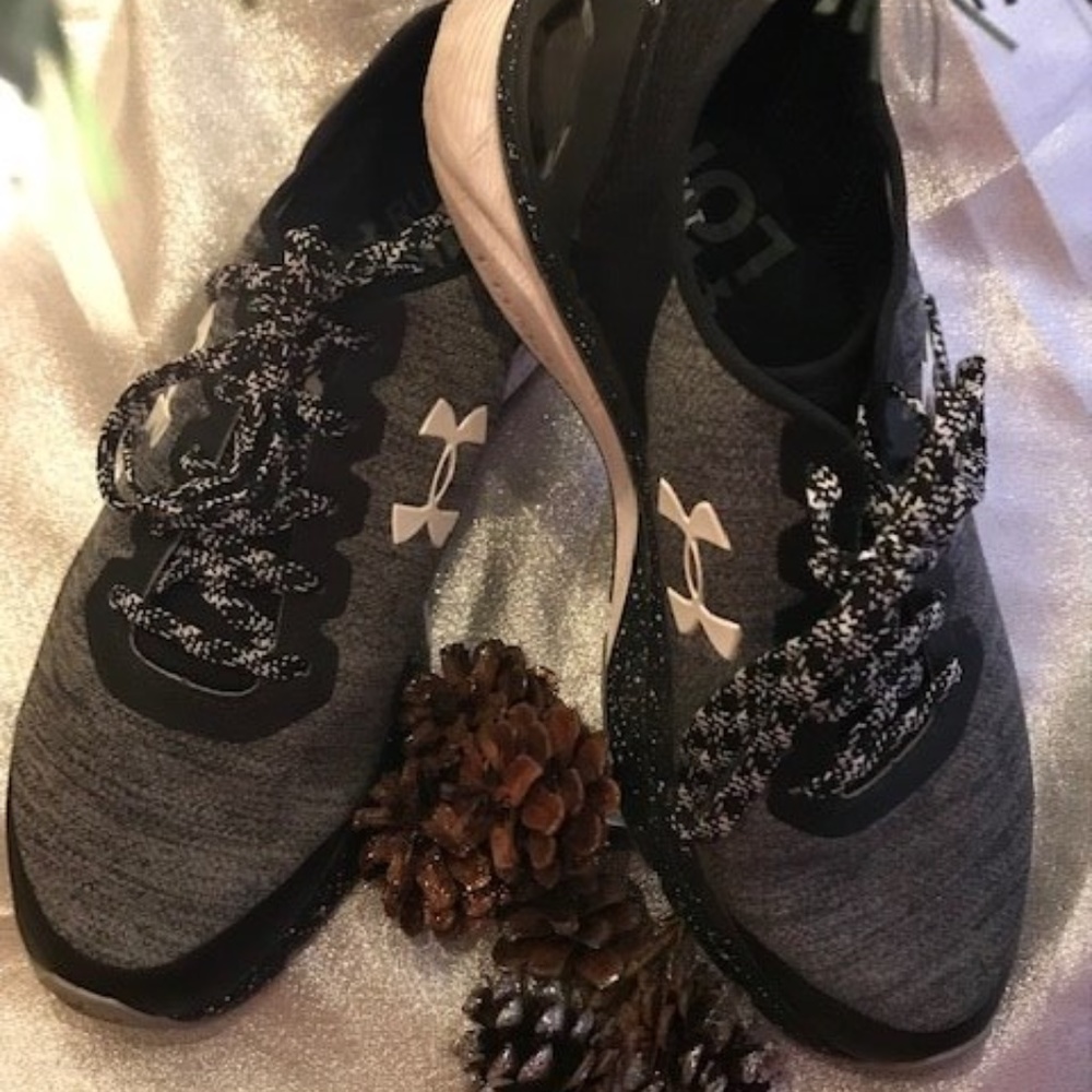 Under Armour Charged Escape